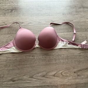 PINK Victoria's Secret wear everywhere push up bra! Size 32C!
